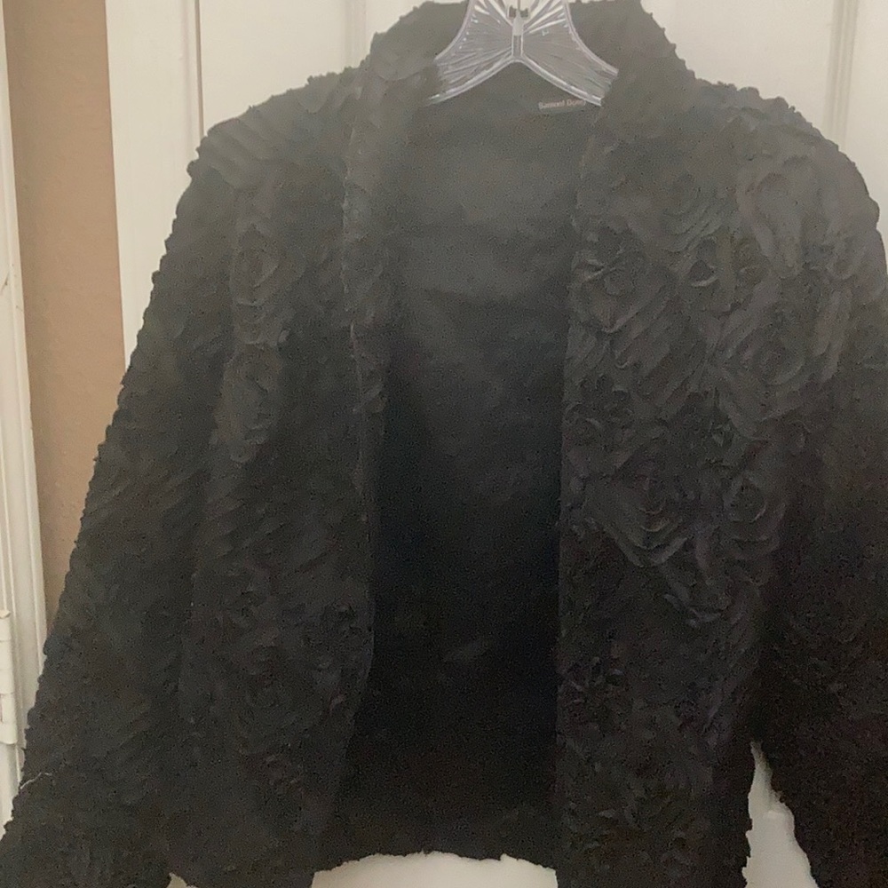 FINAL MARKDOWN Ladies’ Samuel Dong Ribbon Lace Jacket (M)